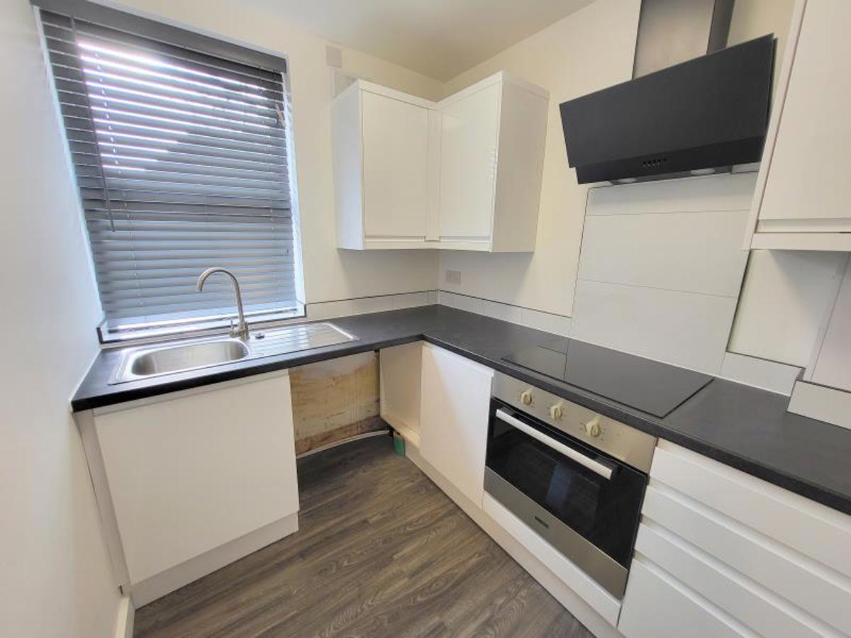 Flat Orchard Crescent in Bristol