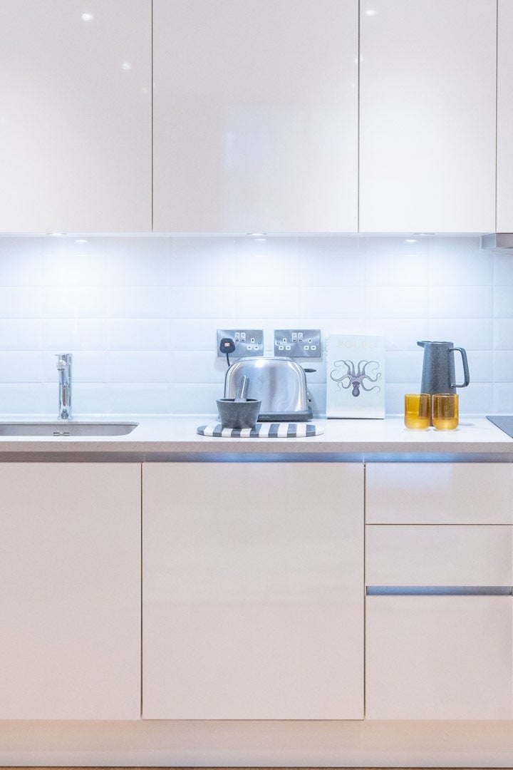 Flat Curtis Lane in Greater London