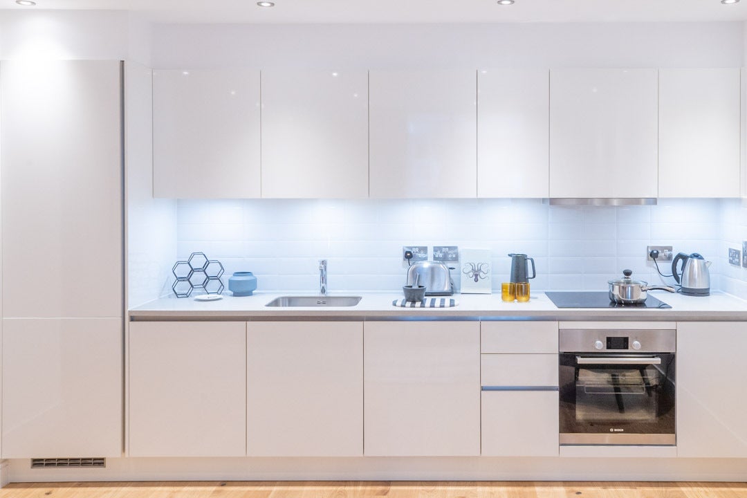 Flat Curtis Lane in Greater London