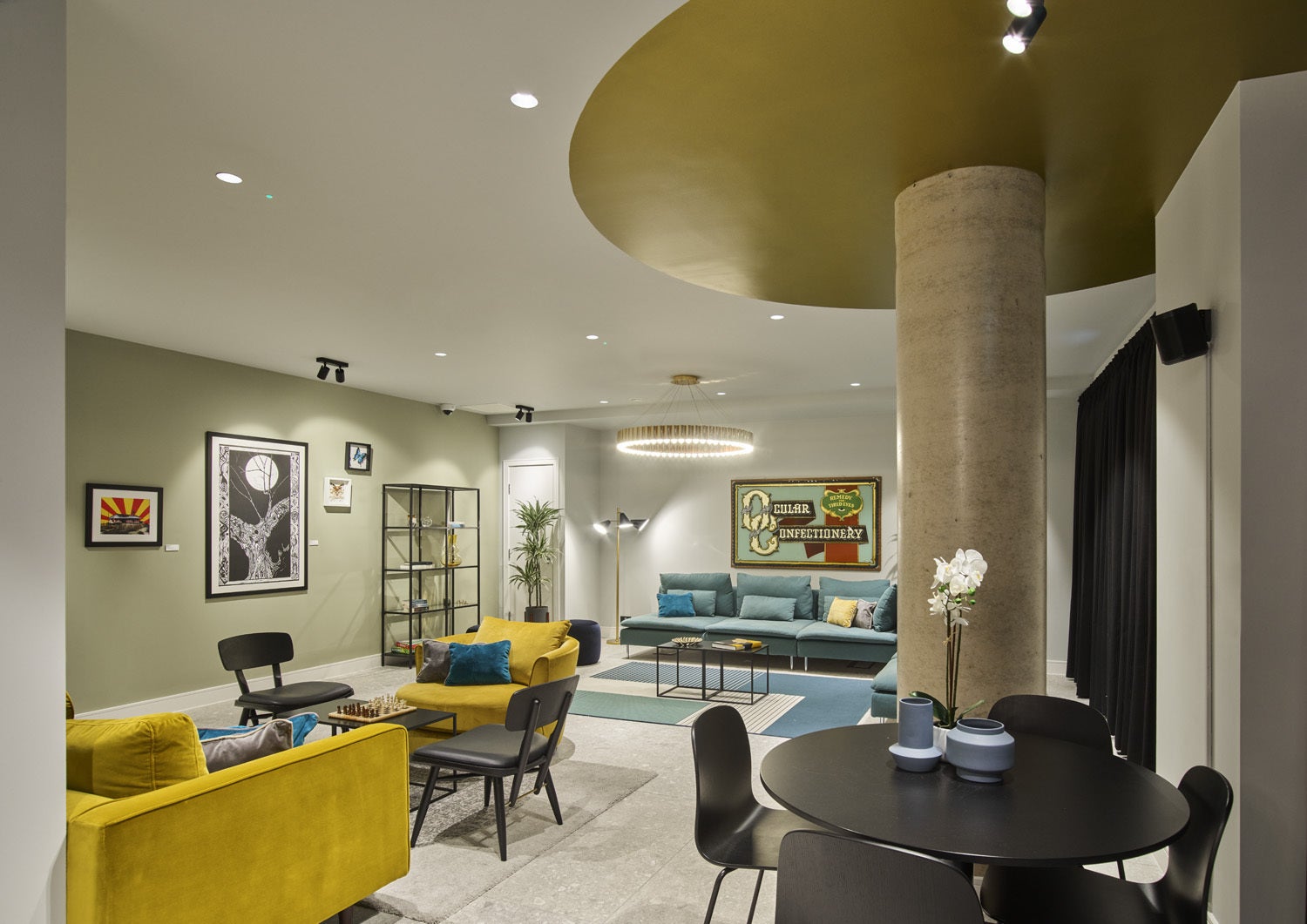 Flat Curtis Lane in Greater London