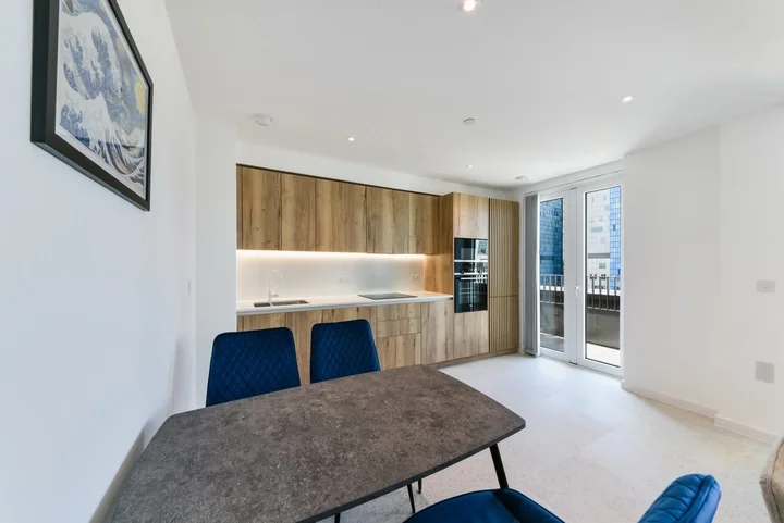 Flat Sidney Street in Greater London