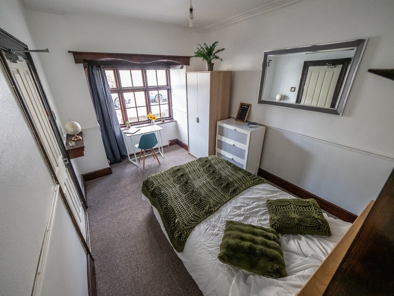 Room Wyndcliffe Road in Portsmouth