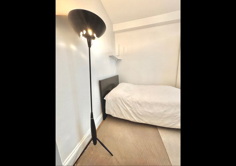 Room Fulham Road in Greater London