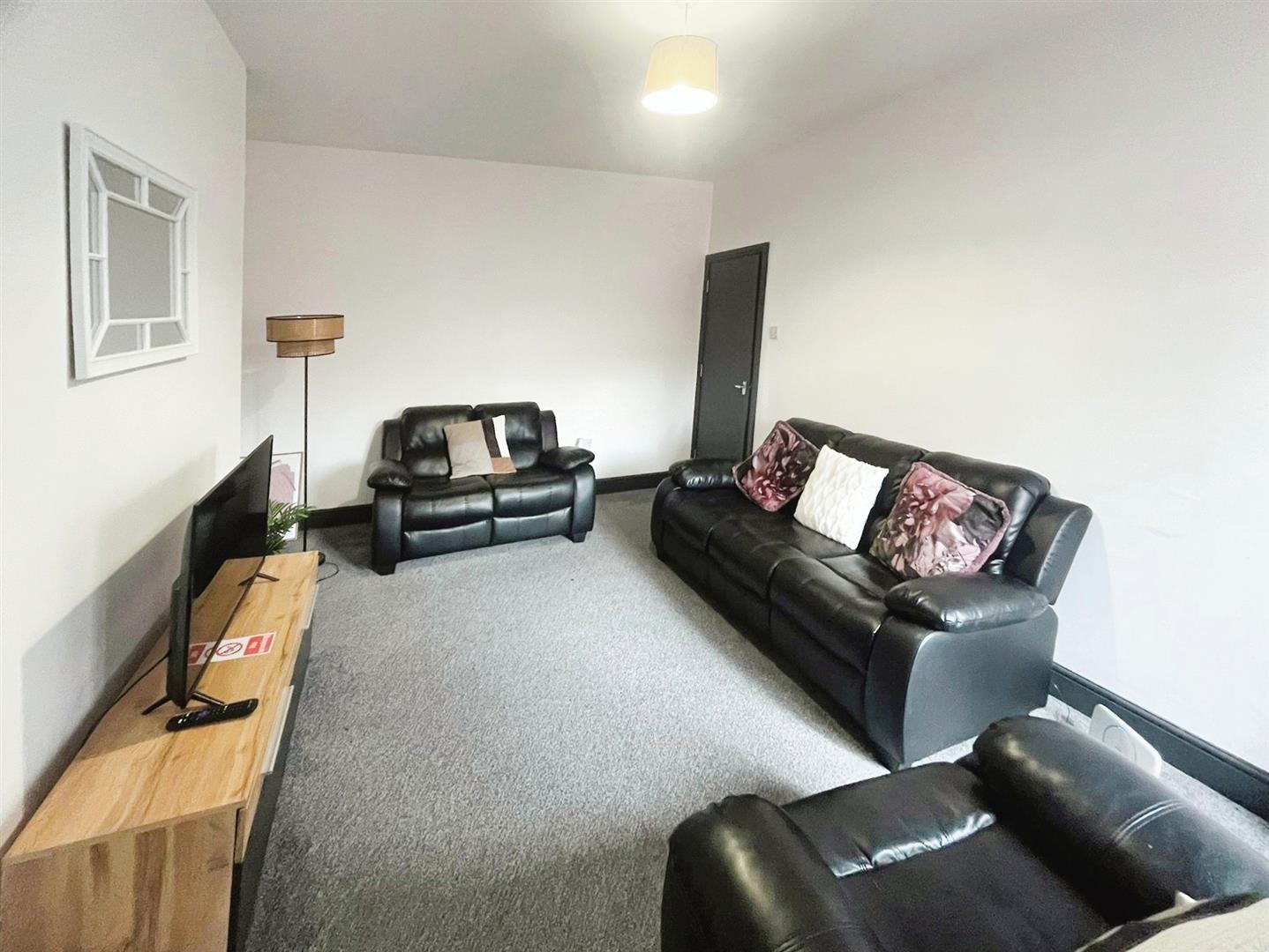 Room Stanhope Road in South Tyneside