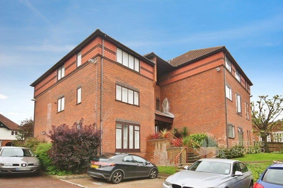 Flat Wherwell Road in Guildford