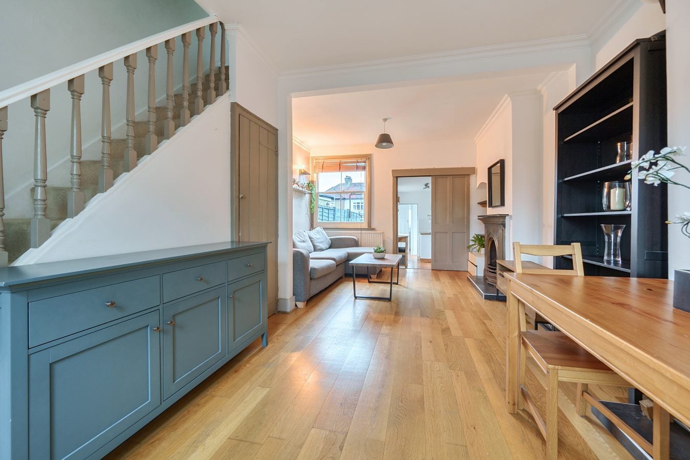 Flat Sherwood Street in Greater London