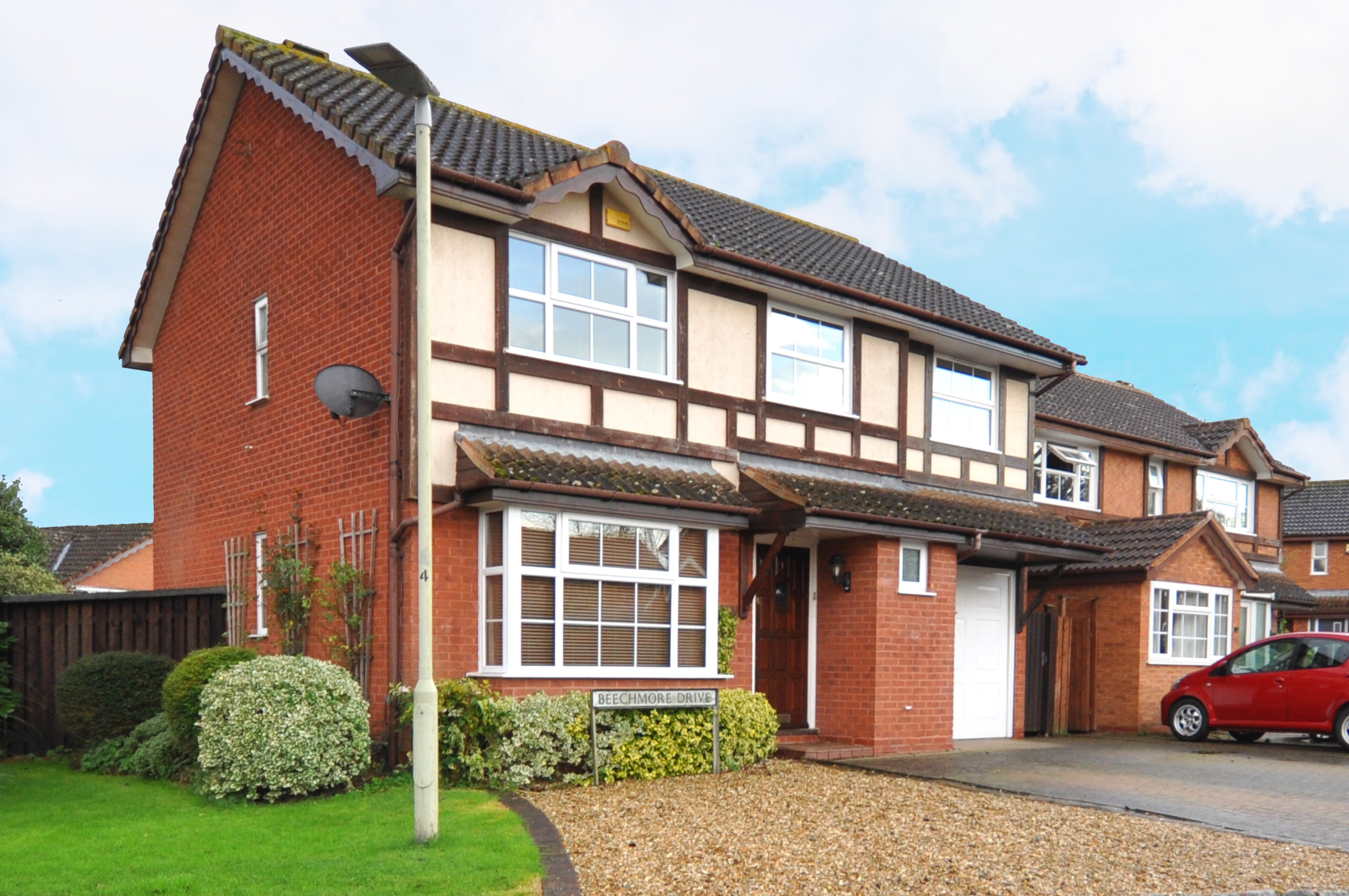 House Beechmore Drive in Cheltenham