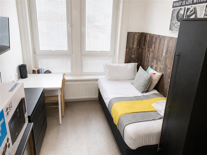 Room Woolwich Road in Greater London