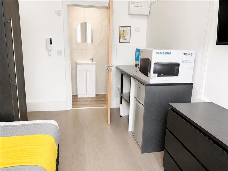 Room Woolwich Road in Greater London