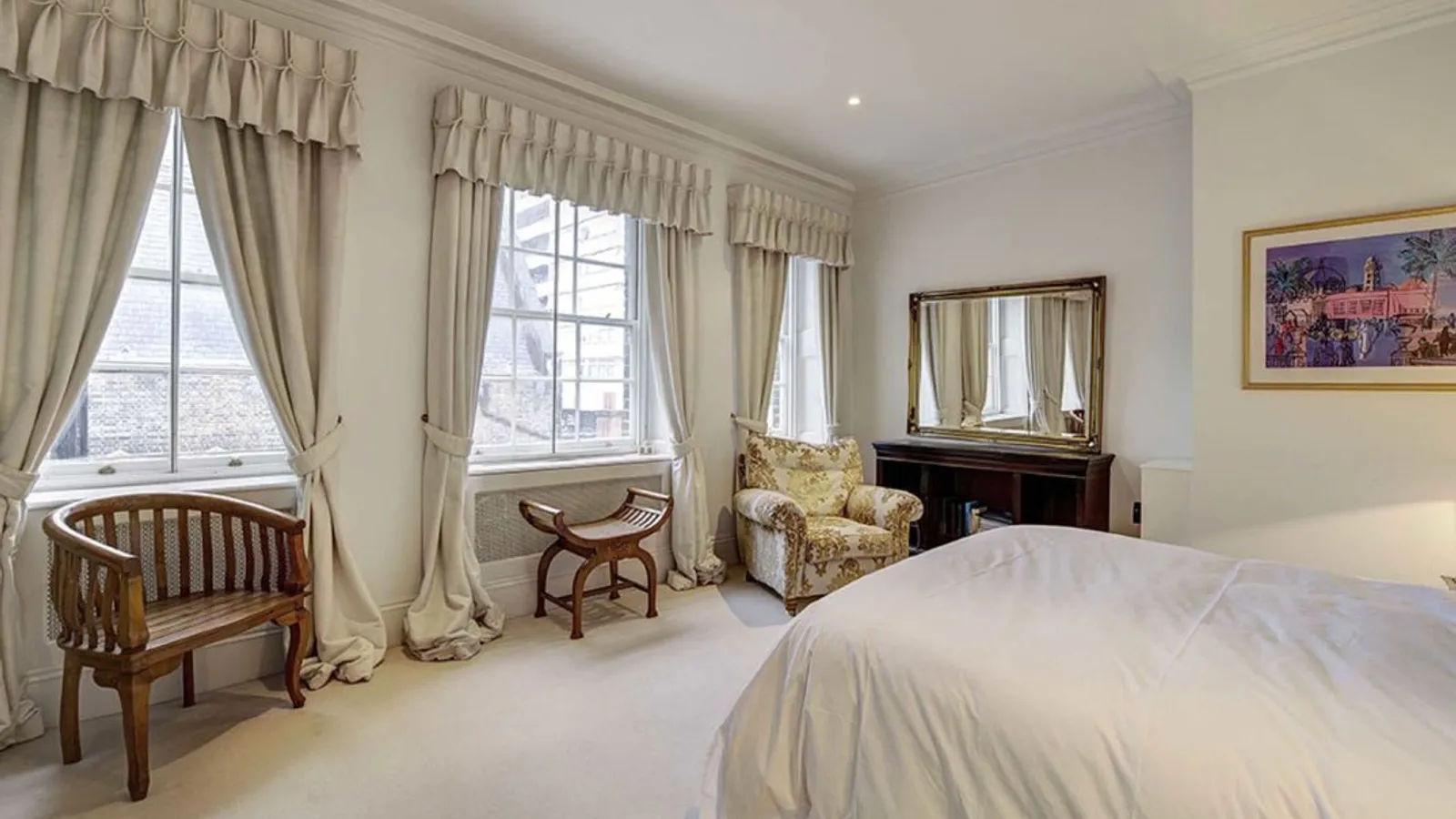 Flat Hertford Street in City of Westminster