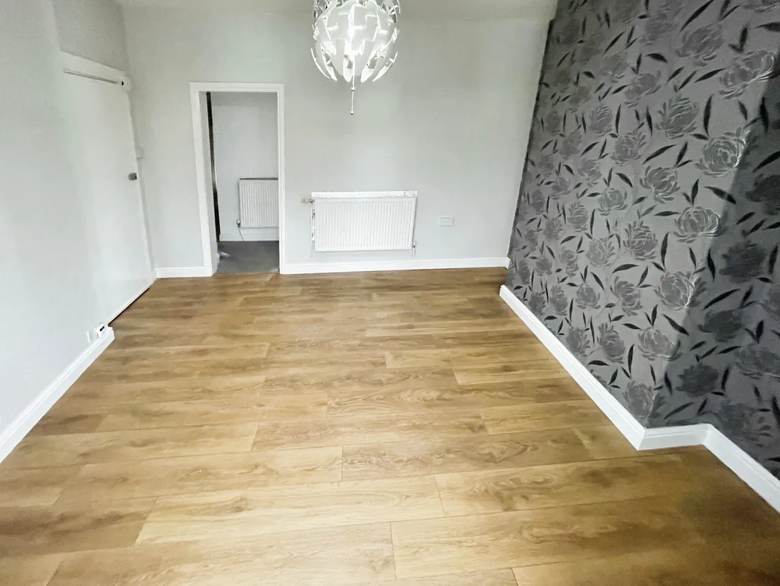 Flat Andrew Road in Penarth