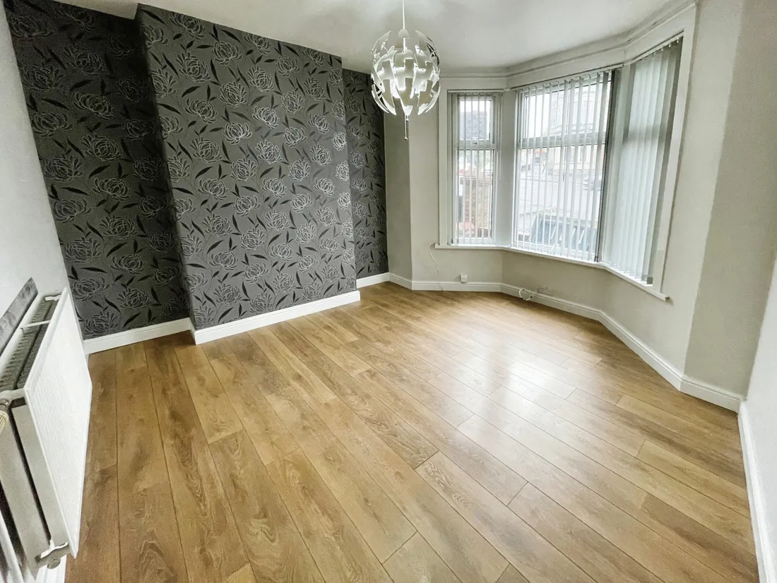 Flat Andrew Road in Penarth