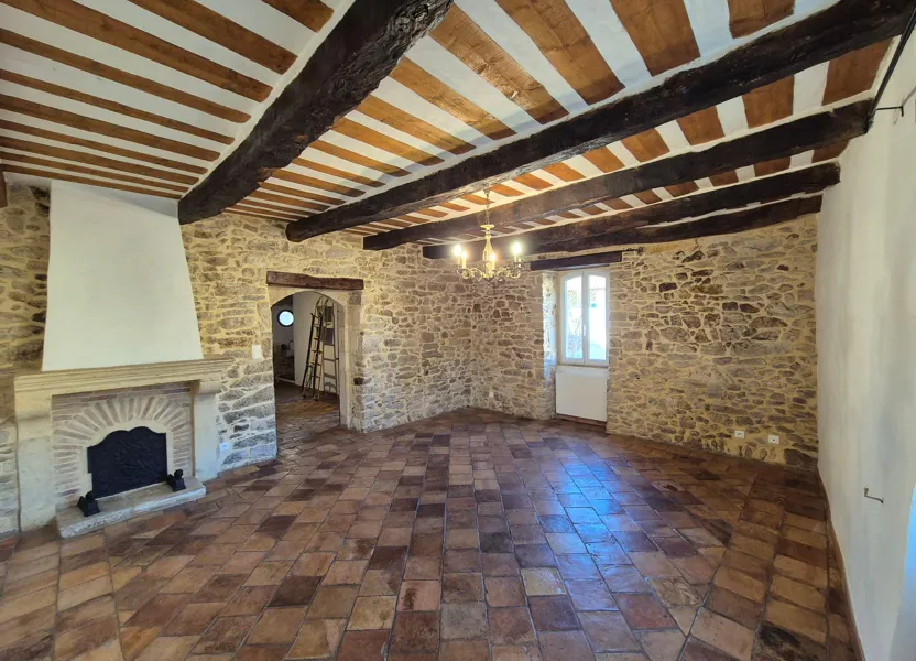 House Place de l'Ancien Château in Saint-Paulet-de-Caisson