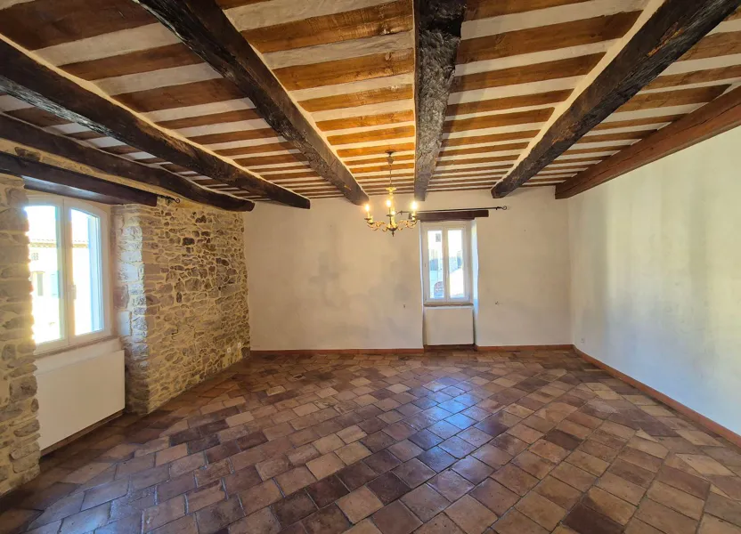 Maison Place de l'Ancien Château à Saint-Paulet-de-Caisson