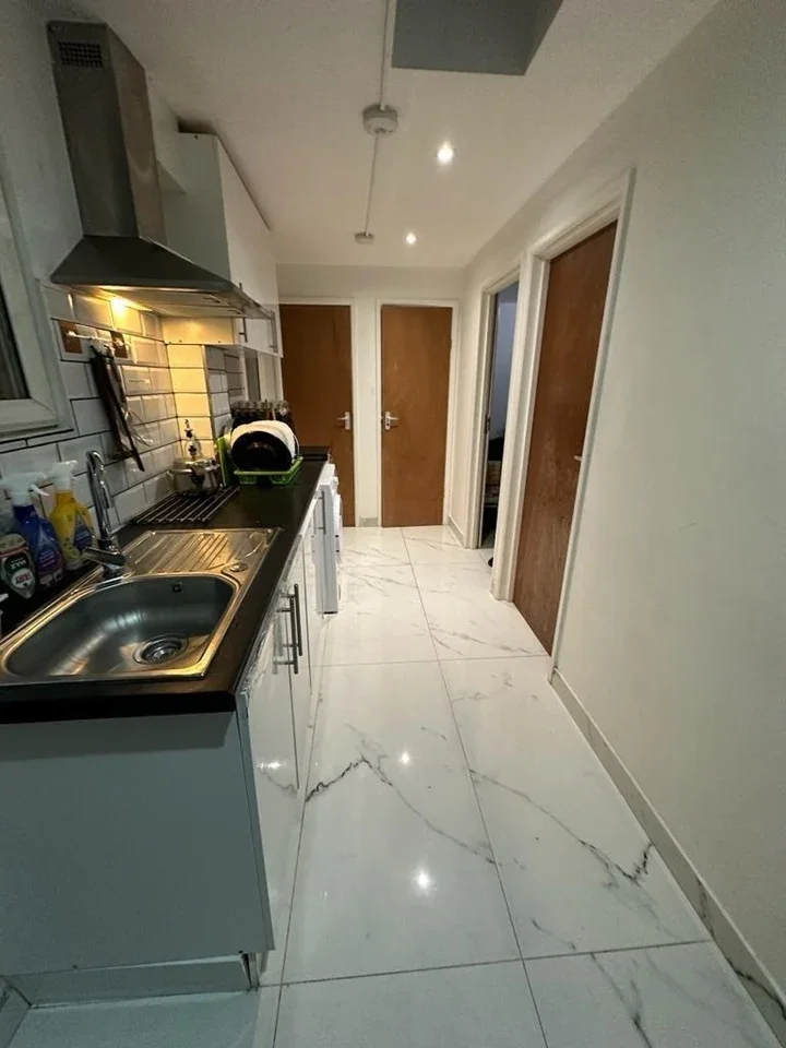 Room Farm Avenue in Greater London