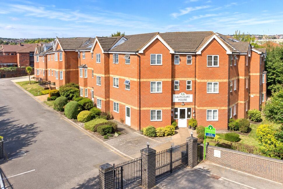 Flat Almond Road in Kettering
