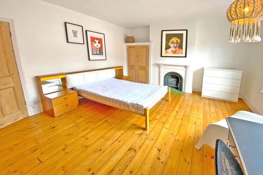 Room Adderley Road in Leicester
