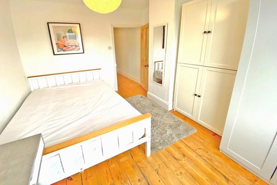 Room Adderley Road in Leicester