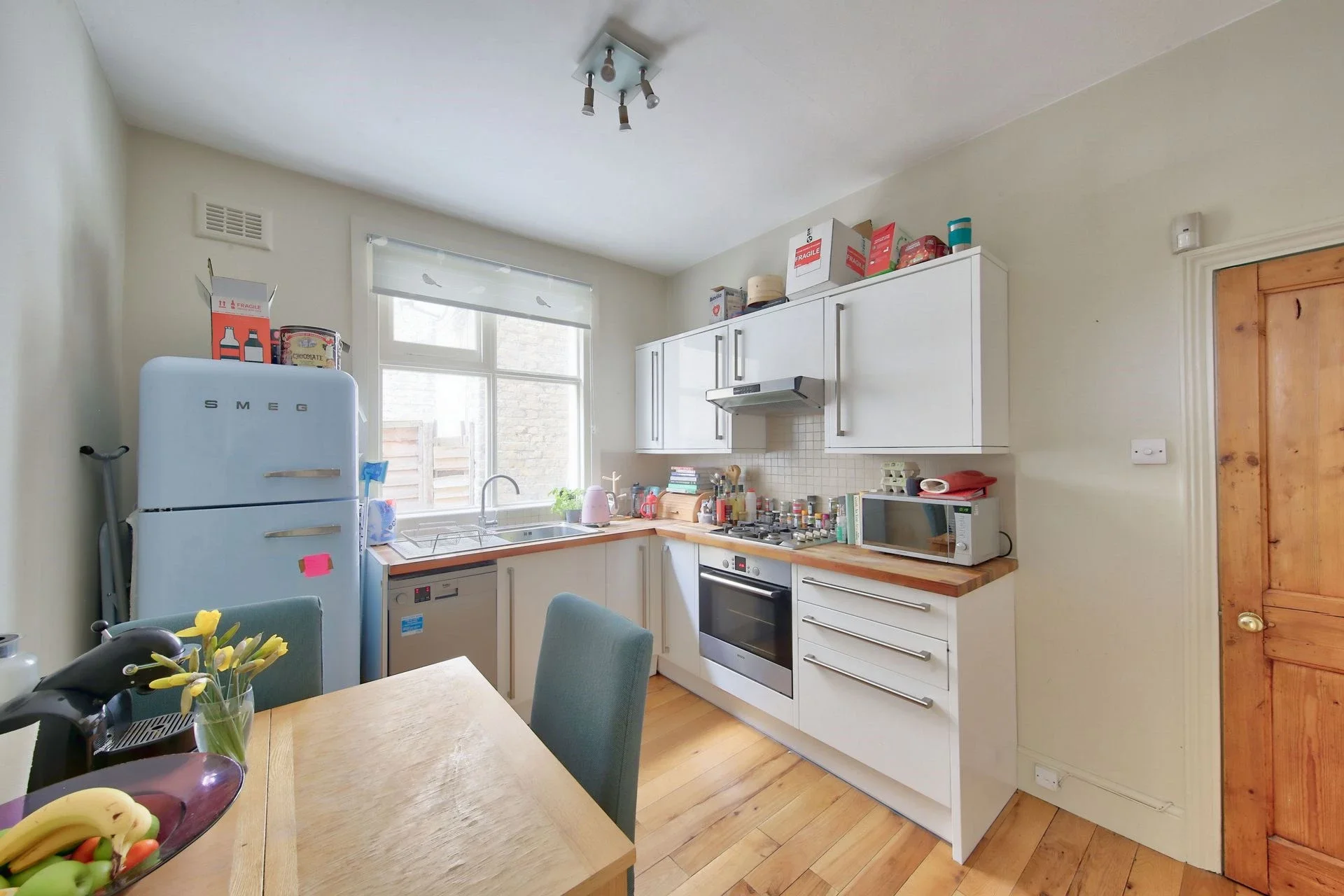 Flat Treport Street in Greater London
