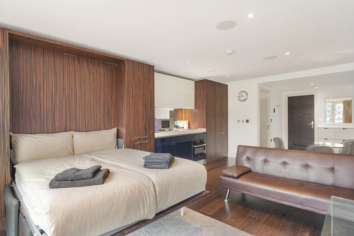 Flat Gatliff Road in City of Westminster
