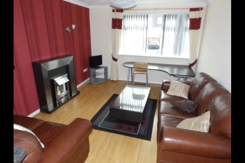Flat Maxwell Grove in Glasgow