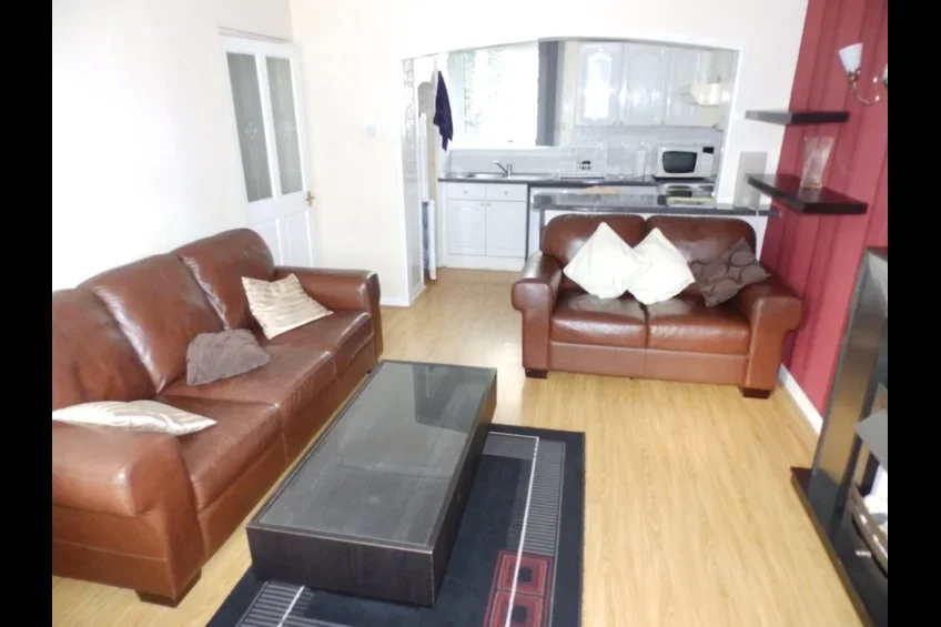 Flat Maxwell Grove in Glasgow