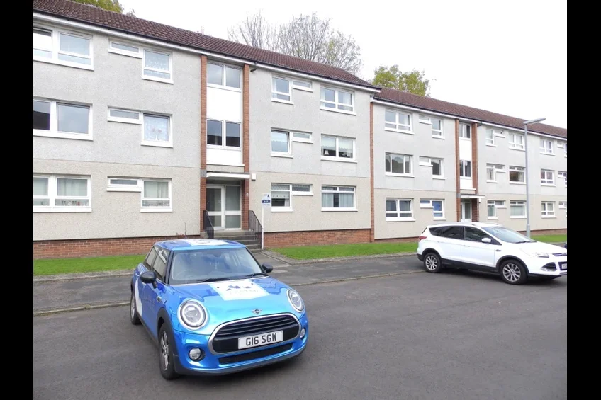 Flat Maxwell Grove in Glasgow