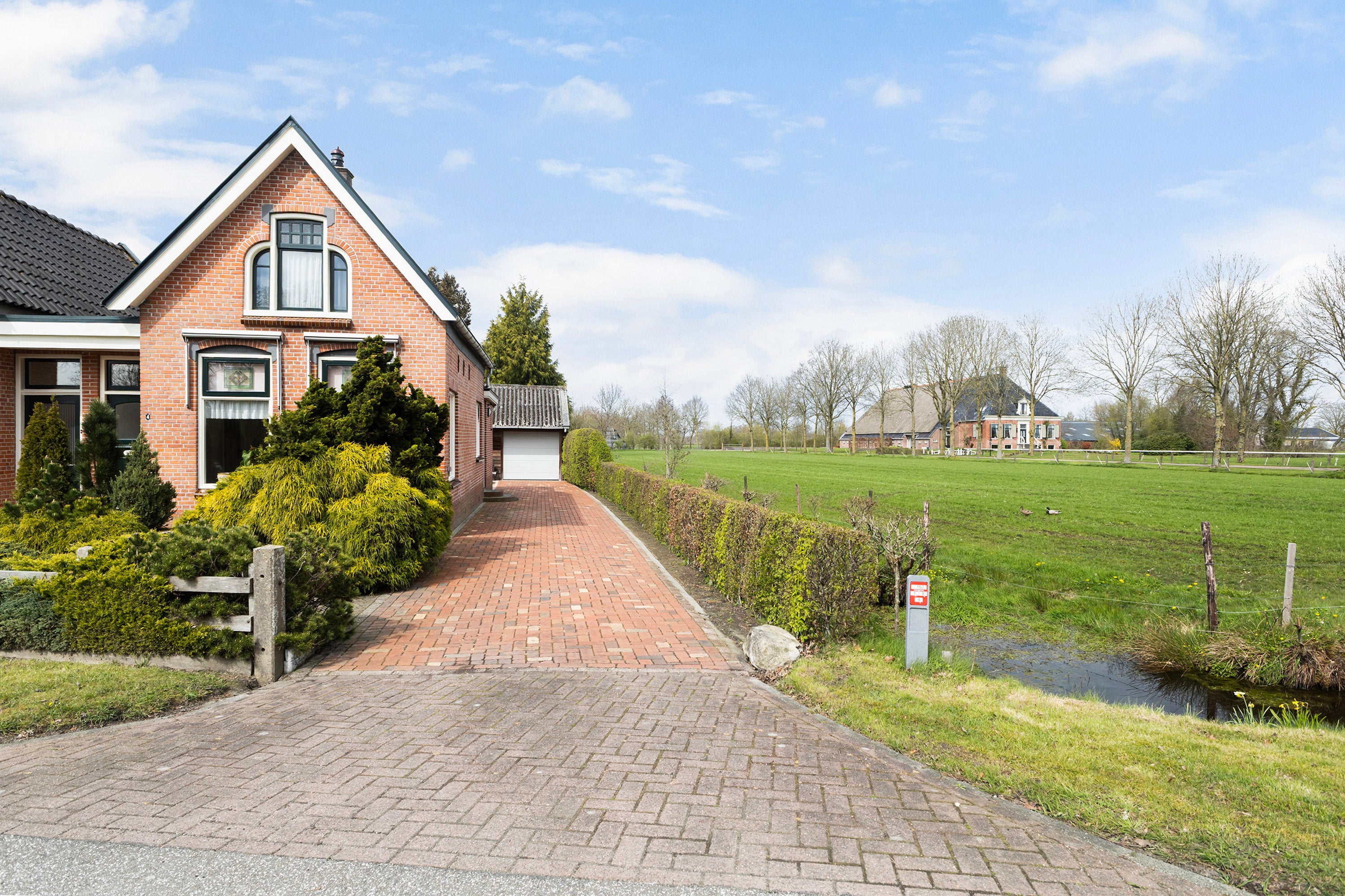 Huis West 4 in Buitenpost