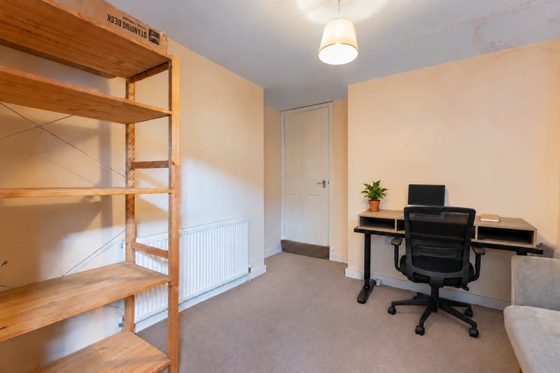 Room Kenwyn Road in Greater London