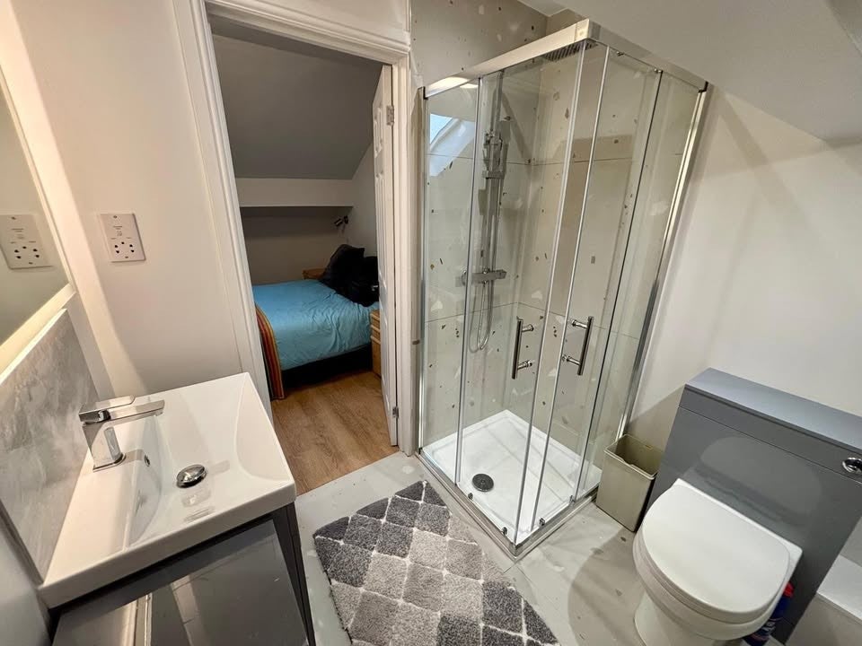 Room Bedford Road in Bootle
