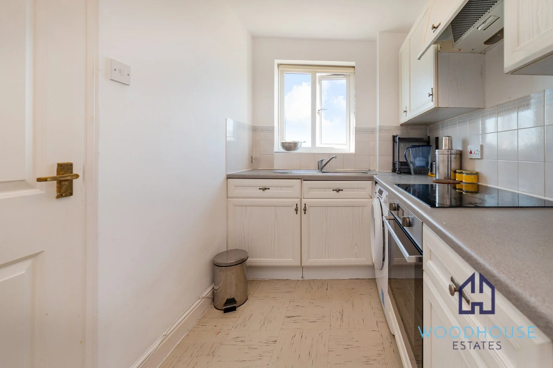 Flat Ferguson Close in Greater London
