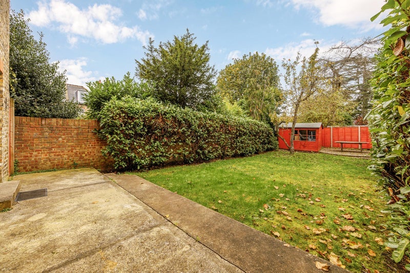 Room Stanway Gardens in Greater London