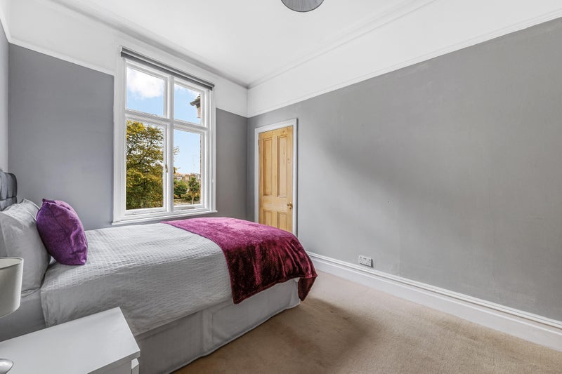 Room Stanway Gardens in Greater London