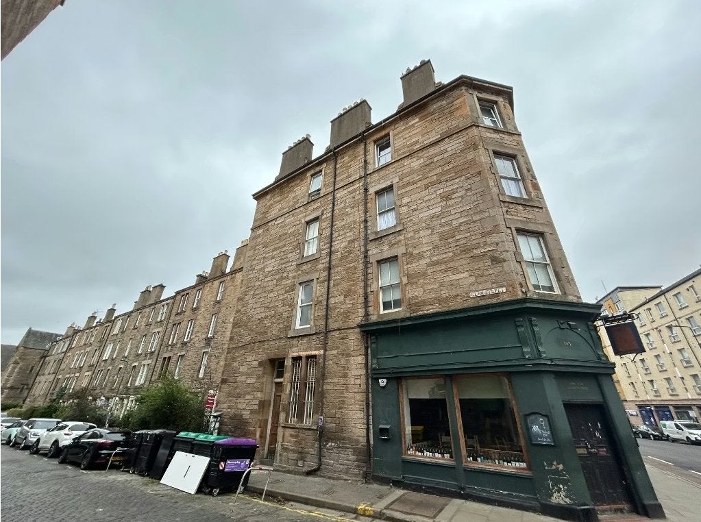 Flat Glen Street in City of Edinburgh