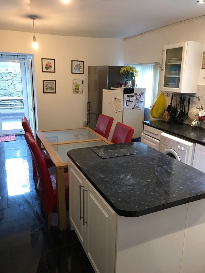 Room Colum Place in Cardiff