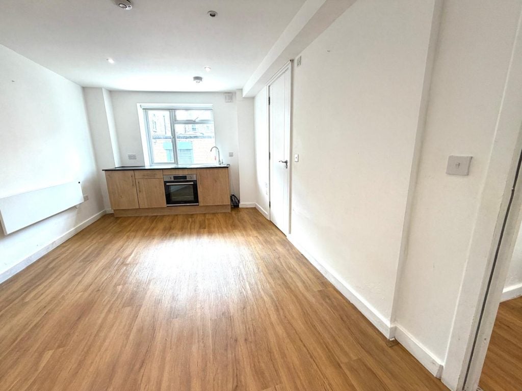 Flat Sunny Place in Greater London