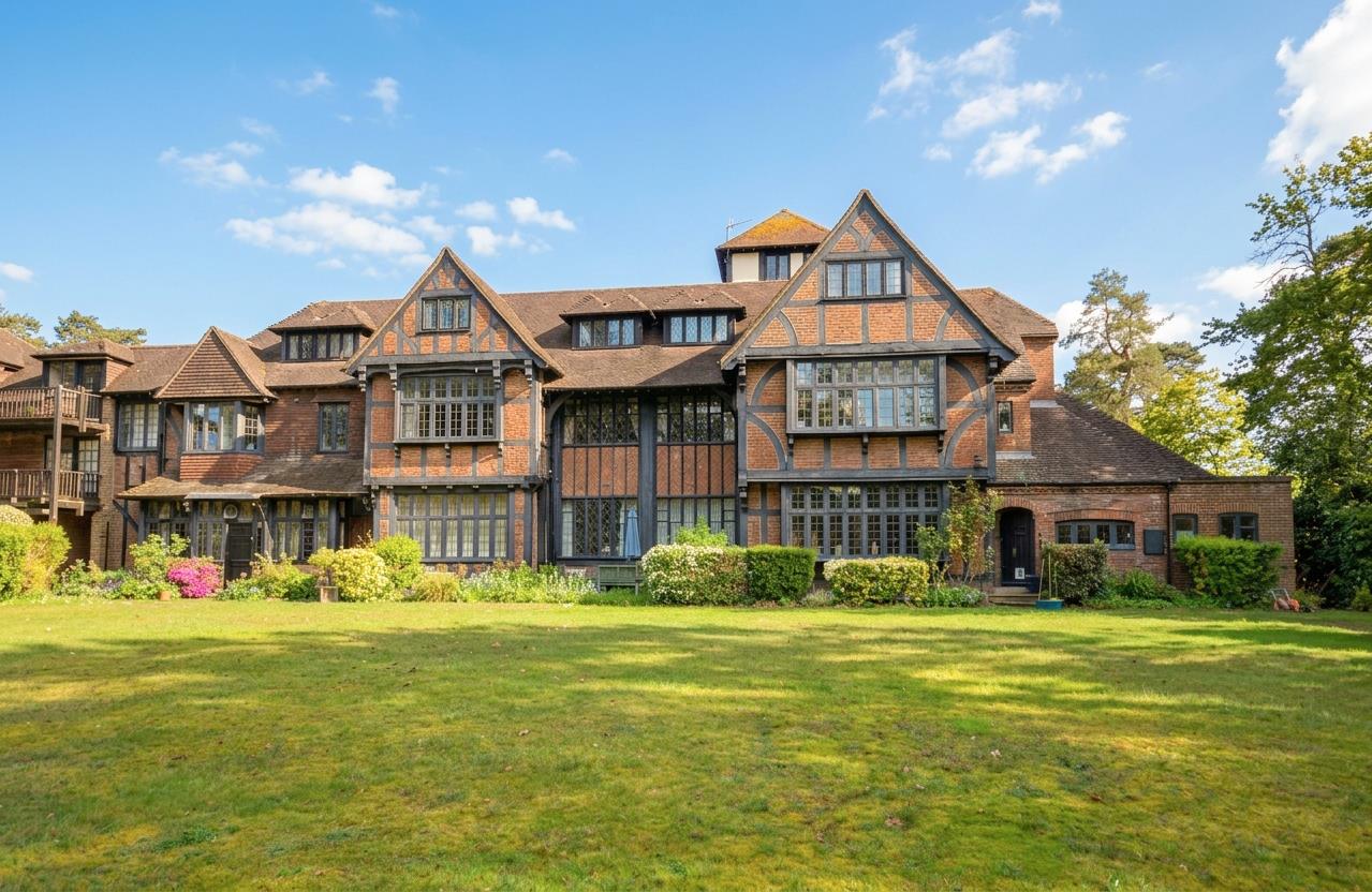 Flat Branksome Park Road in Surrey Heath