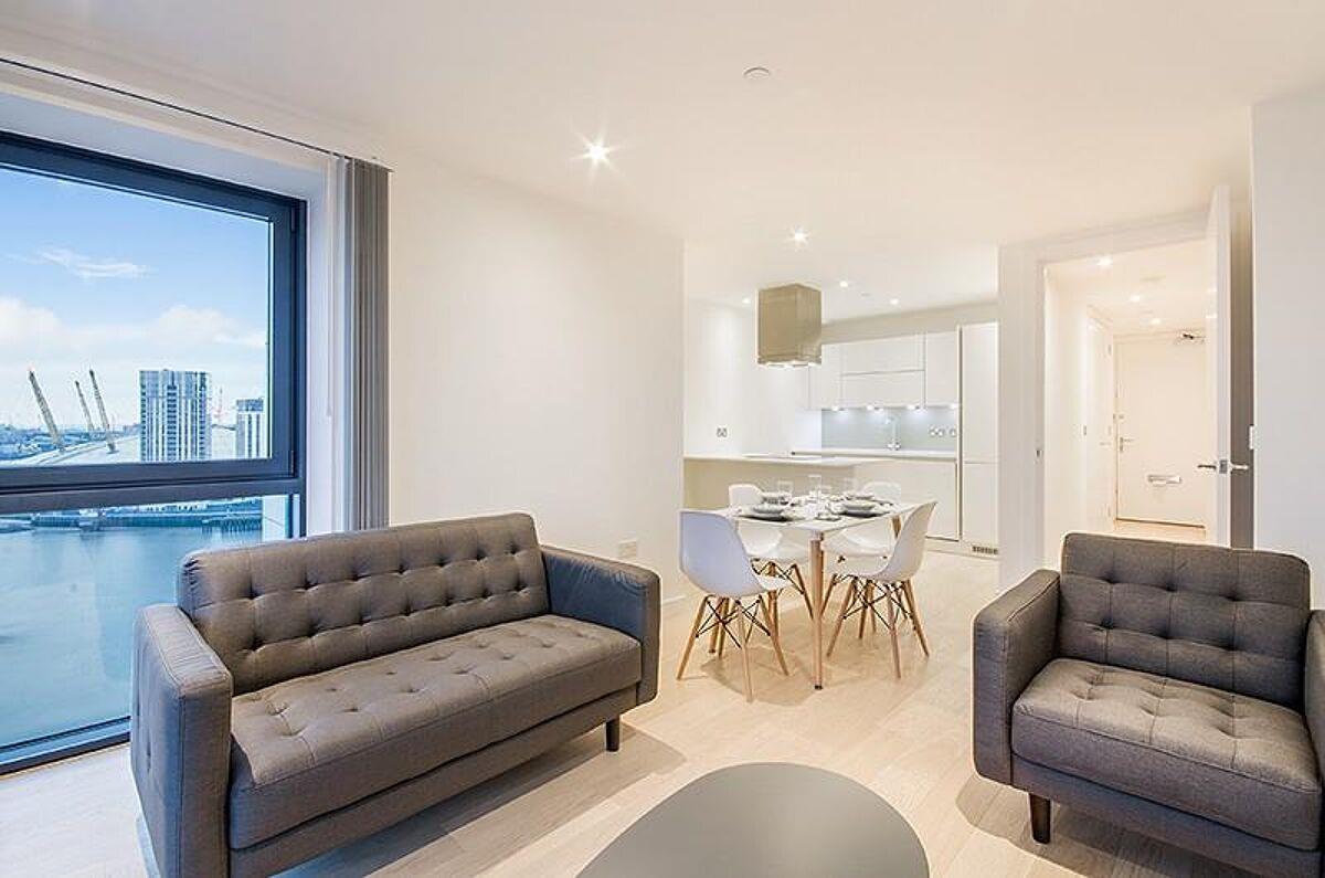 Flat Yabsley Street in Greater London