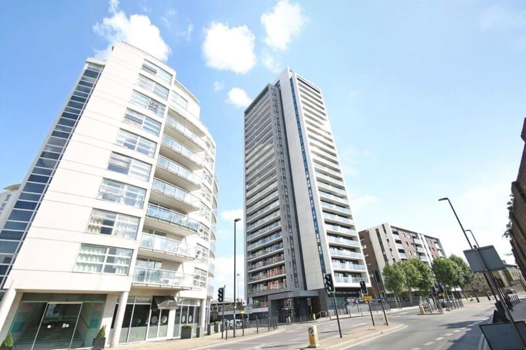 Flat Yabsley Street in Greater London