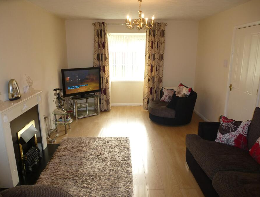 House Ron Davis Close in Sandwell