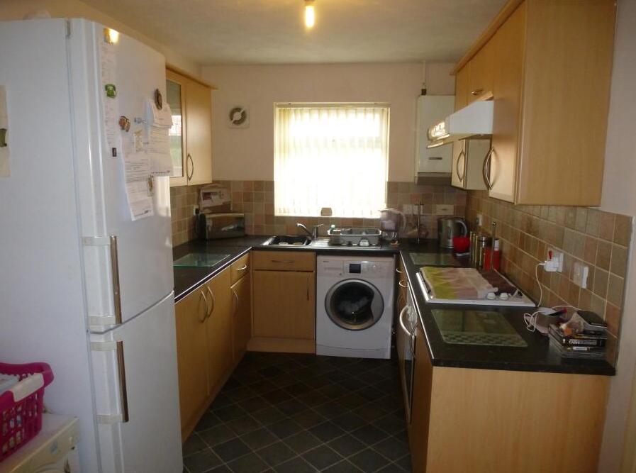 House Ron Davis Close in Sandwell