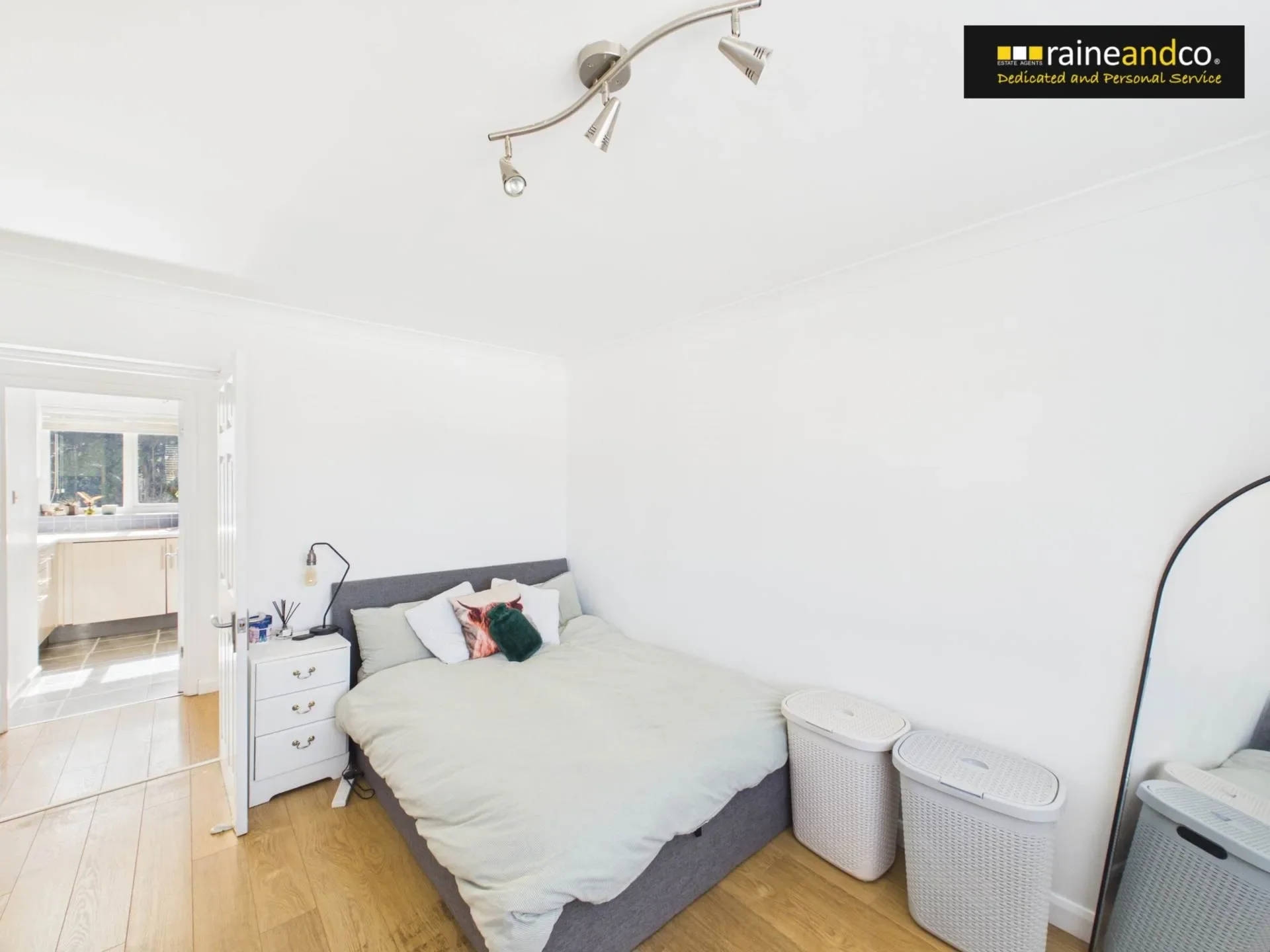 Flat Stapleton Close in Hertsmere