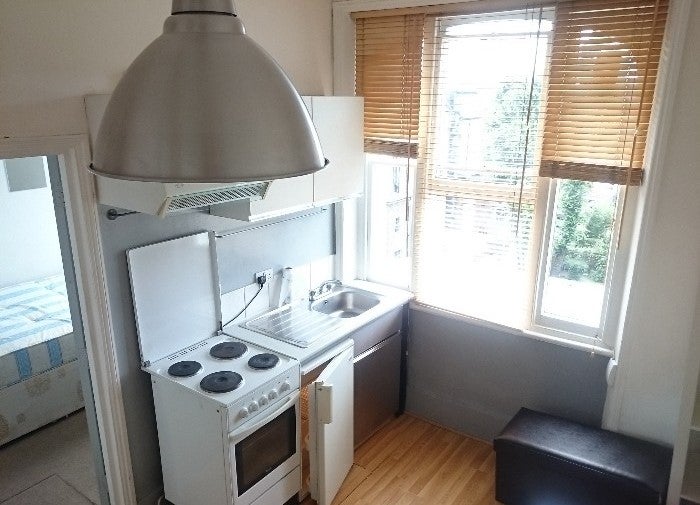 Flat Colville Terrace in Greater London