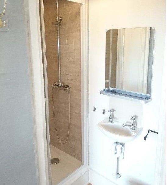 Flat Colville Terrace in Greater London
