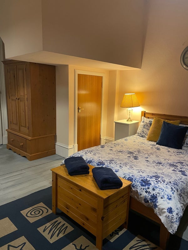Room Morningside Road in City of Edinburgh