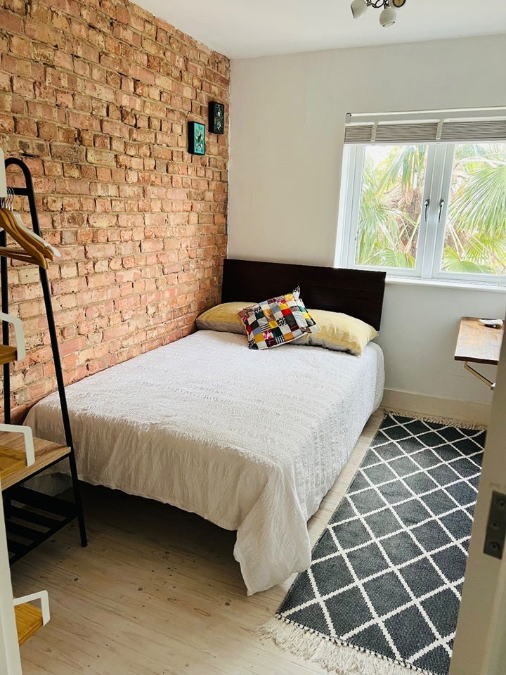 Room Round Hill in Greater London