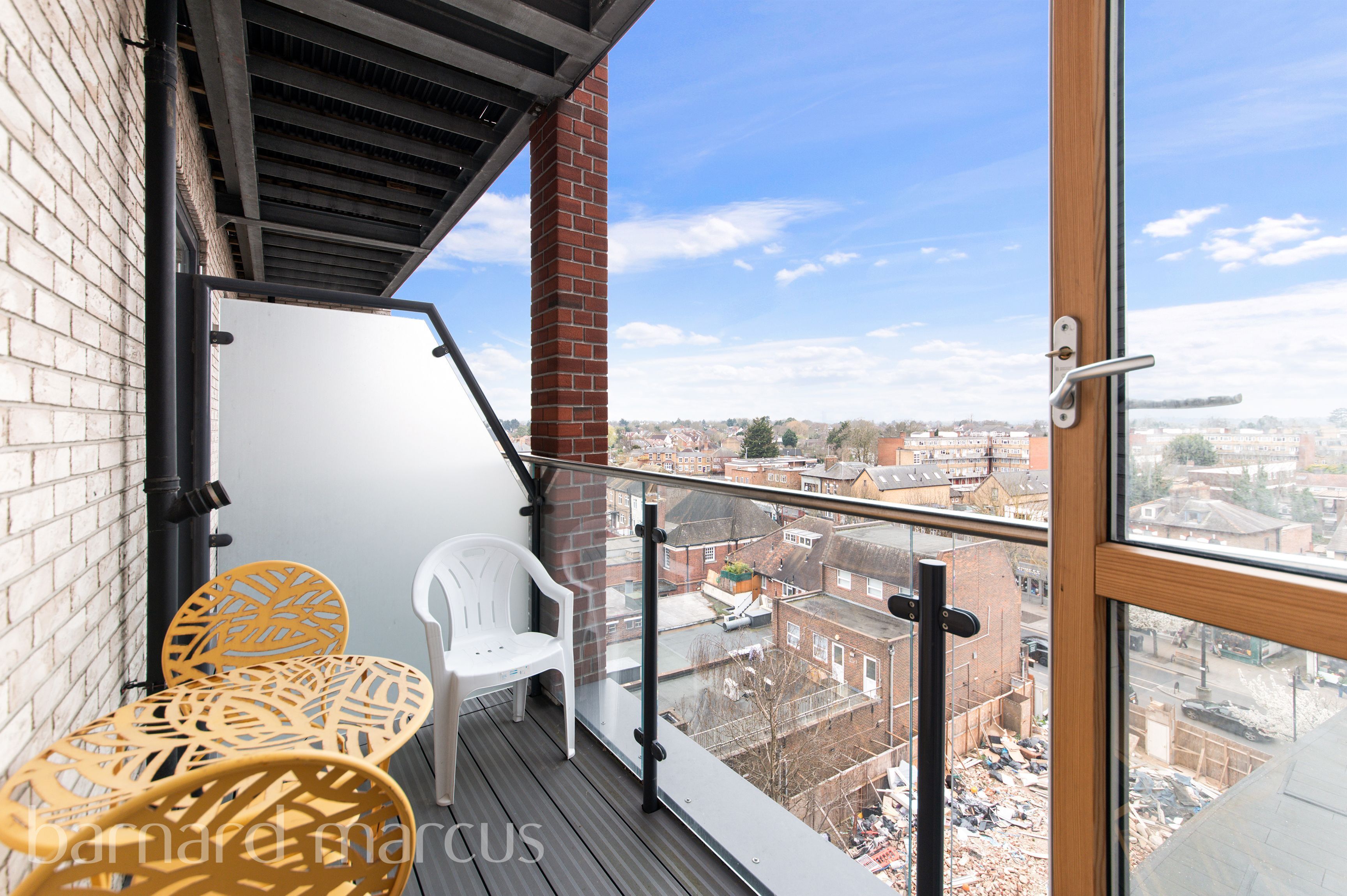 Flat Blagdon Road in Greater London