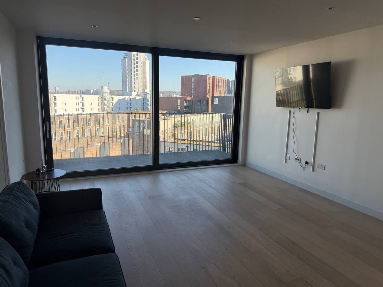Flat Northdown Street in Greater London