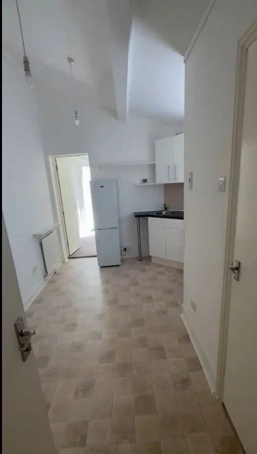 Flat Wrottesley Road in Greater London