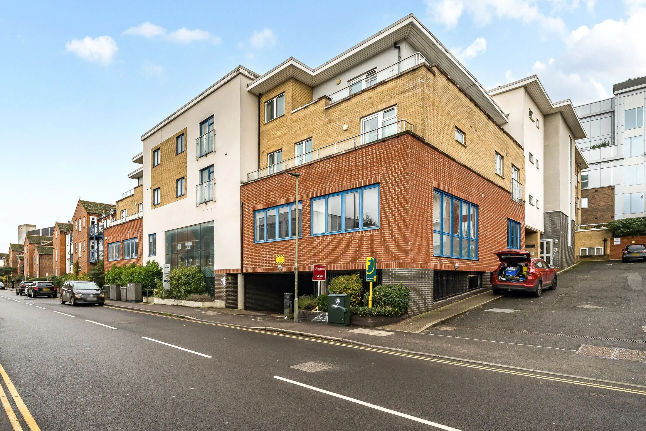 Flat Station View in Guildford